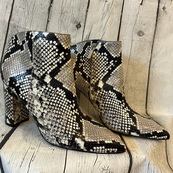 Marc Fisher Snake Print MLunno ankle booties - Picture 2 of 7